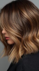 Wavy Collarbone Cut